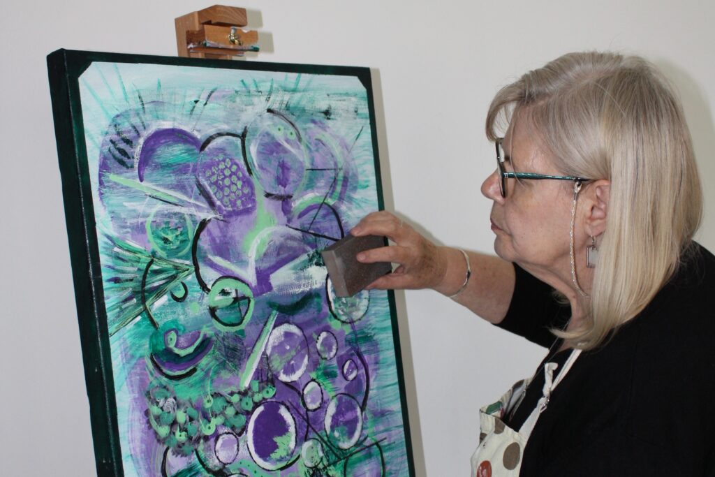 Lyn Pettigrew at work